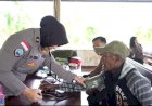 Tokoh-Masyarakat-Kampung-Ansudu,-Apresiasi-Satgas-Ops-Damai-Cartenz-Gelar-Bakti-Kesehatan-Gratis-bagi-Lansia.